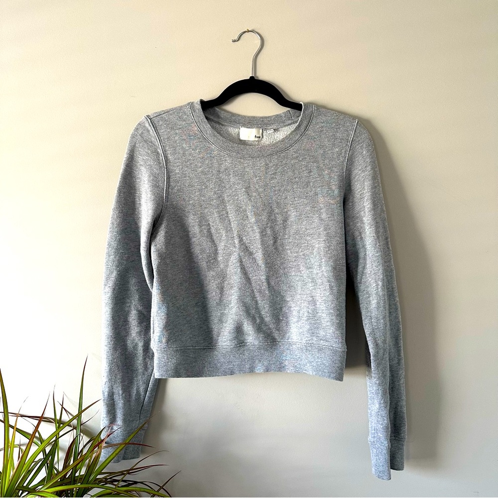 Aritzia Wilfred Free Crewneck- slightly cropped!
